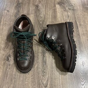 Danner Mountain LT ll 5” Brown Leather Boots Women's Size 9 Green Laces LIKE NEW
